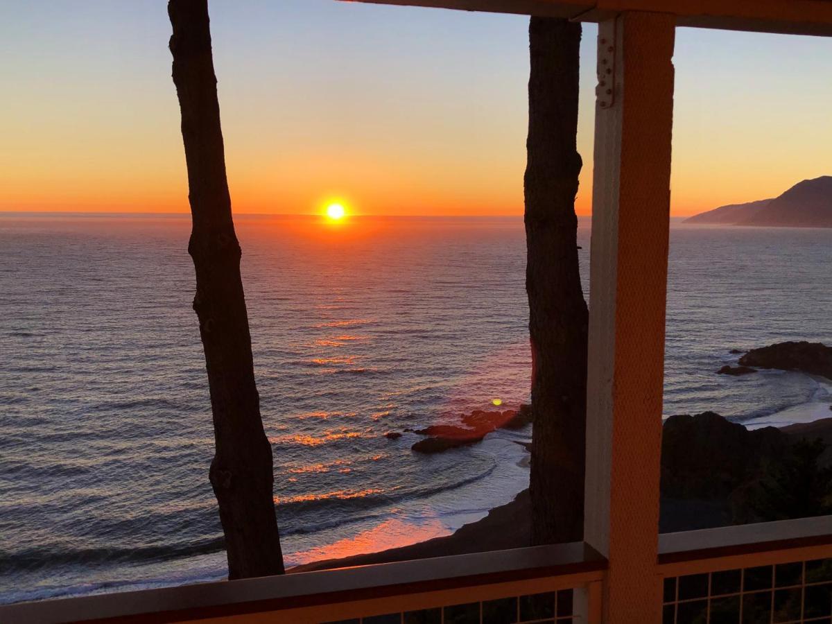 Amazing Oceanview 2 Bedroom Oceanfront! By Oceanviewhottubs Shelter Cove, Ca Tesla Ev Station מראה חיצוני תמונה