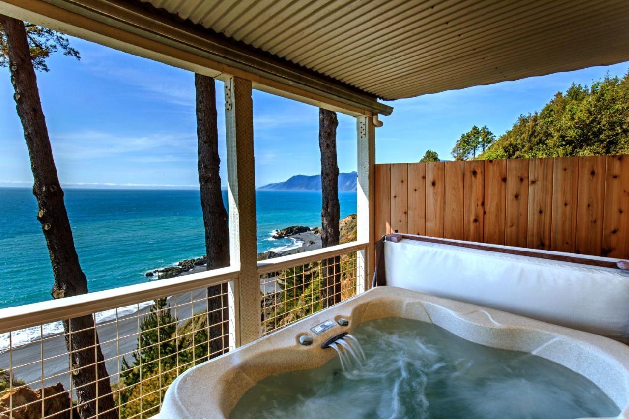 Amazing Oceanview 2 Bedroom Oceanfront! By Oceanviewhottubs Shelter Cove, Ca Tesla Ev Station מראה חיצוני תמונה