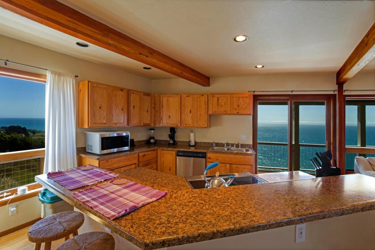 Amazing Oceanview 2 Bedroom Oceanfront! By Oceanviewhottubs Shelter Cove, Ca Tesla Ev Station מראה חיצוני תמונה